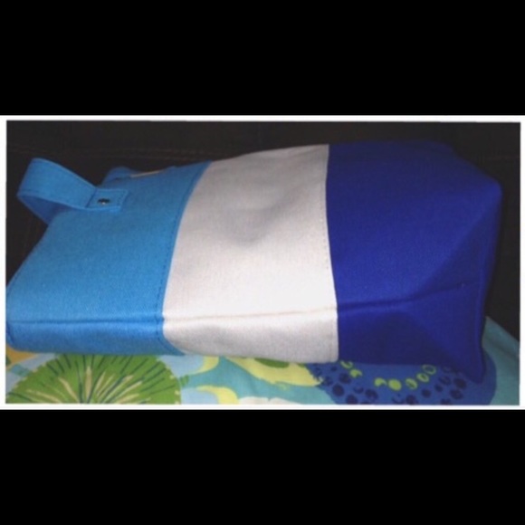 multi blue & white zip top tote - Picture 5 of 7